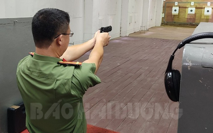 250 vận động viên tranh tài tại Giải bắn súng ngắn quân dụng Công an tỉnh